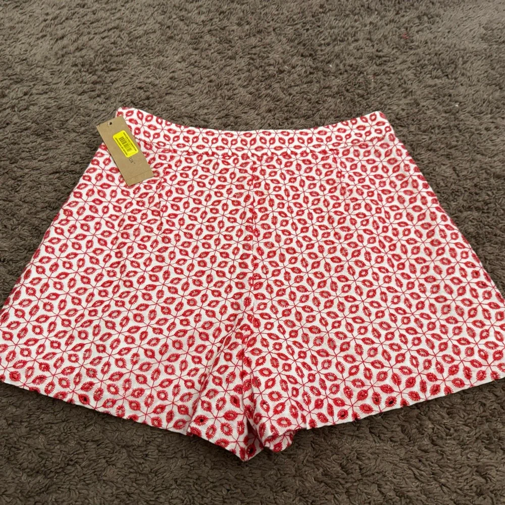 NEW Cremieux Red & White Shayla Eyelet High Rise Skirted Shorts Size 8 NEW $89 - Picture 6 of 9